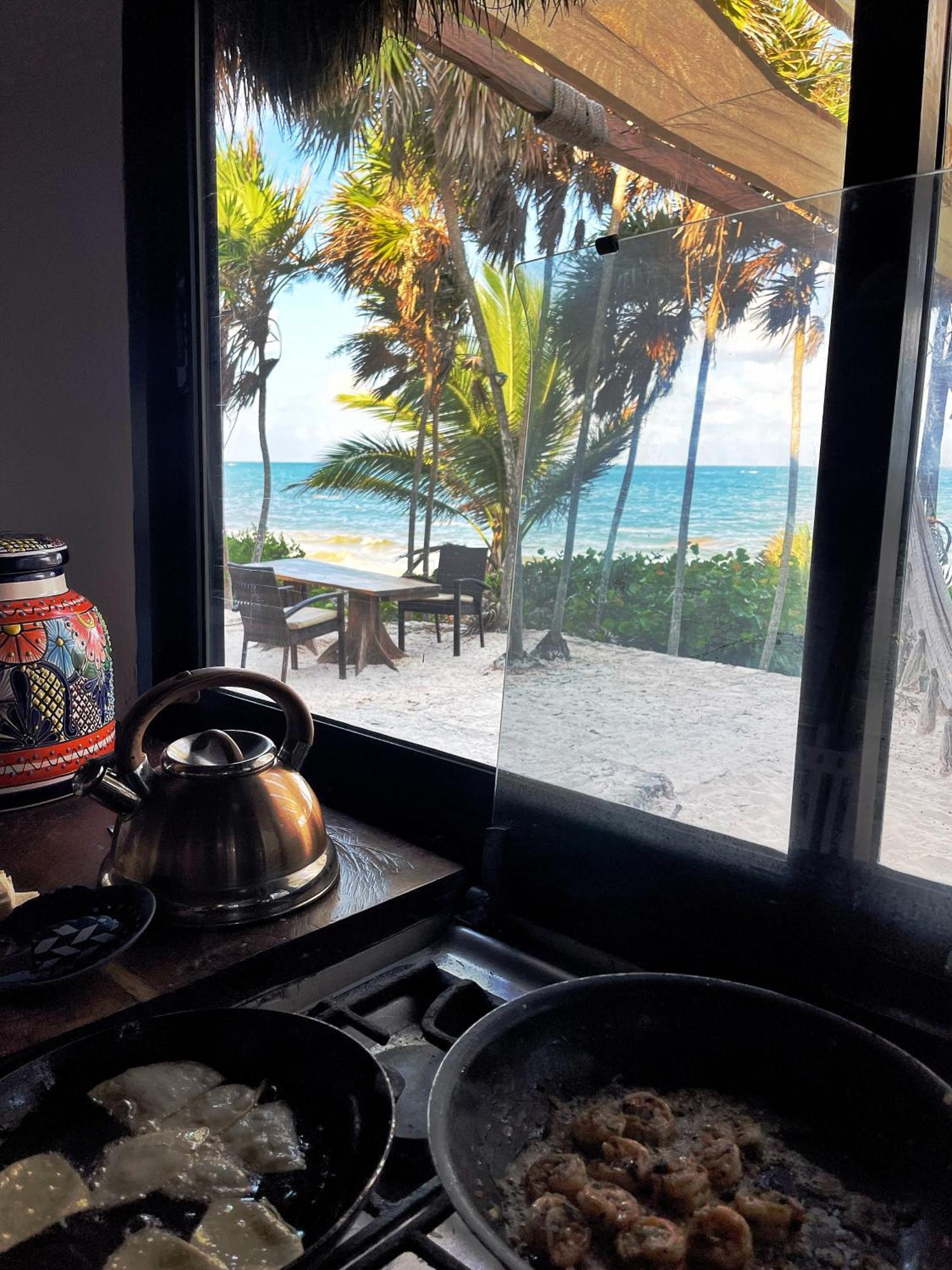 Casa De Mar, Tulum, Hermosa Villa Privada A La Orilla Del Mar Con Cocina Exterior photo